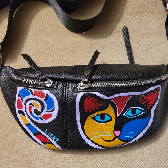 Hand painted Fanny Pack - Picture 4 of 12